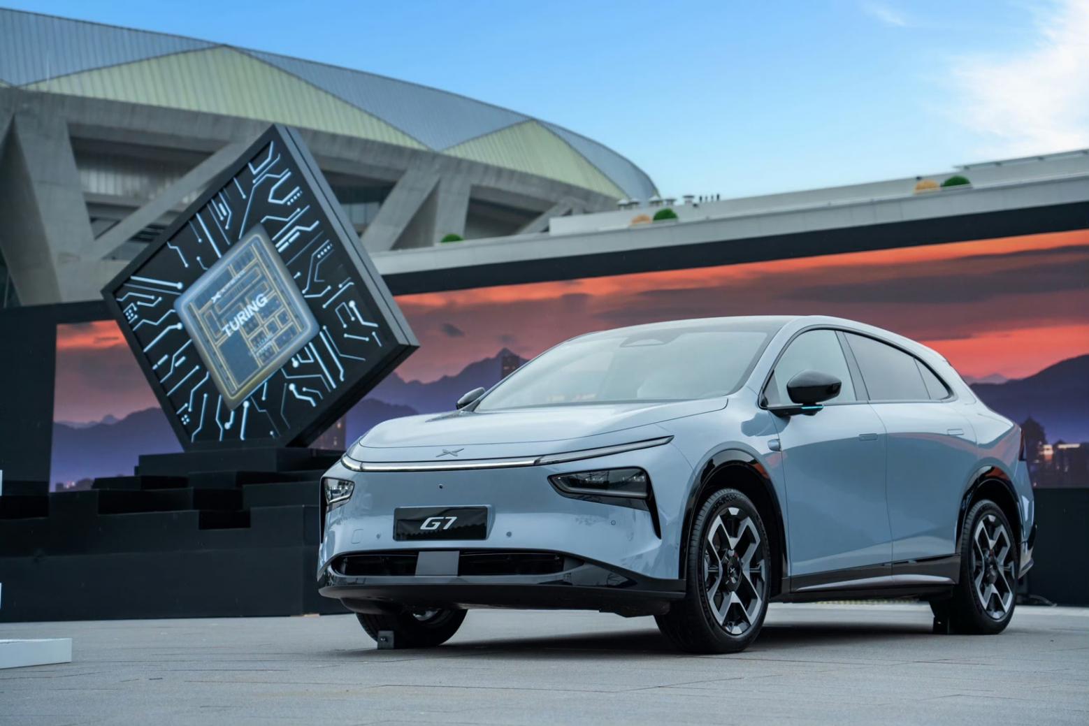 汽車行業(yè)的競爭焦點從燃油時代的內(nèi)燃機,到電動化的核心“三電系統(tǒng)”,再到以AI為核心的智能化領域,企業(yè)對頂尖人才的渴求始終如一 何小鵬的“英雄帖”